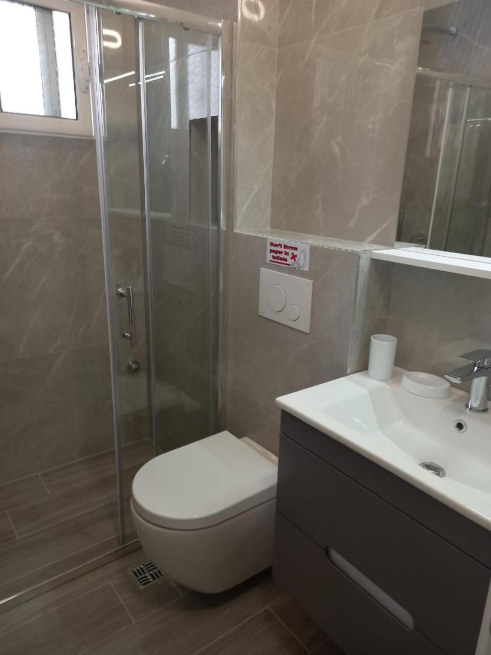 Kosta Apartments Sarandë Habitación foto